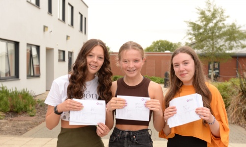 The Nuneaton Academy - NUNEATON ACADEMY PUPILS CELEBRATE GCSE SUCCESS